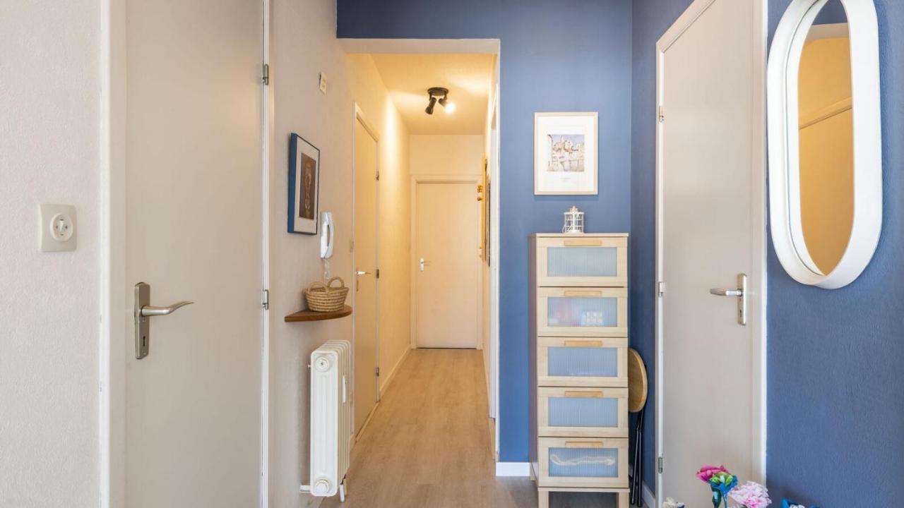 Zonnig En Gezellig Appartement Met Zijdelings Zeezicht En Zwembad In Koksijde Kültér fotó